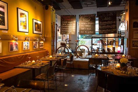 ART BAR .